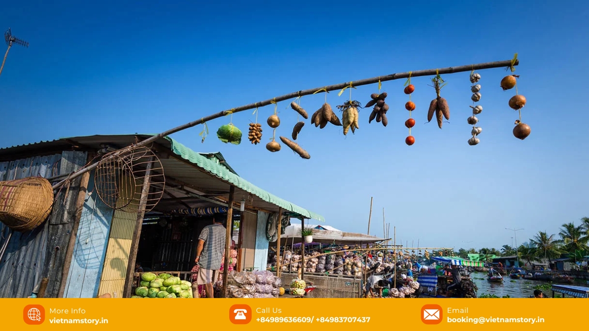 Discover the Vibrant Floating Markets in Vietnam: An Unforgettable Mekong Delta Experience 14 Nga Nam floating market in Soc Trang province, located at a five-river confluence, is known for its busy atmosphere and wide variety of goods.