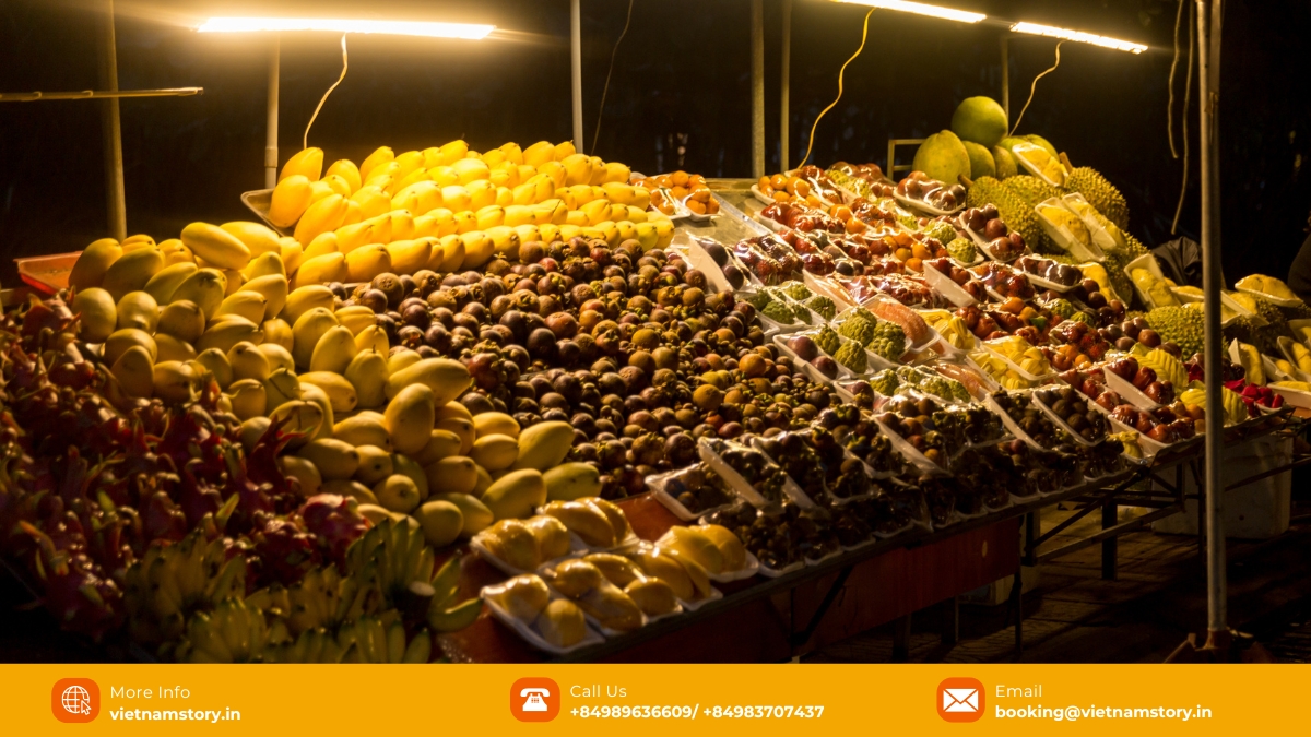Vietnam Night Markets: A Vibrant Guide to Culture, Food & Shopping 13 Close-up of various Vietnamese street food dishes available at night markets.