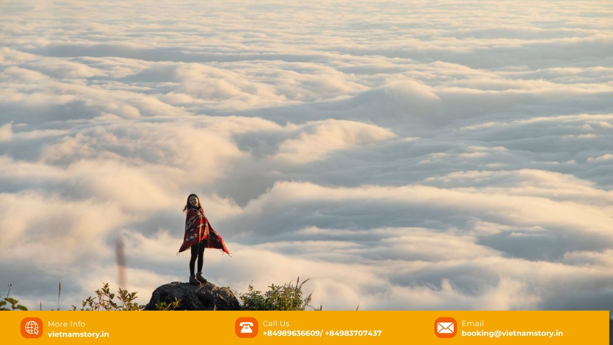 13+ Incredible Vietnamese Mountains to Add to Your Travel List 9 Sea of clouds view from Bach Moc Luong Tu (Ky Quan San) mountain Vietnam
