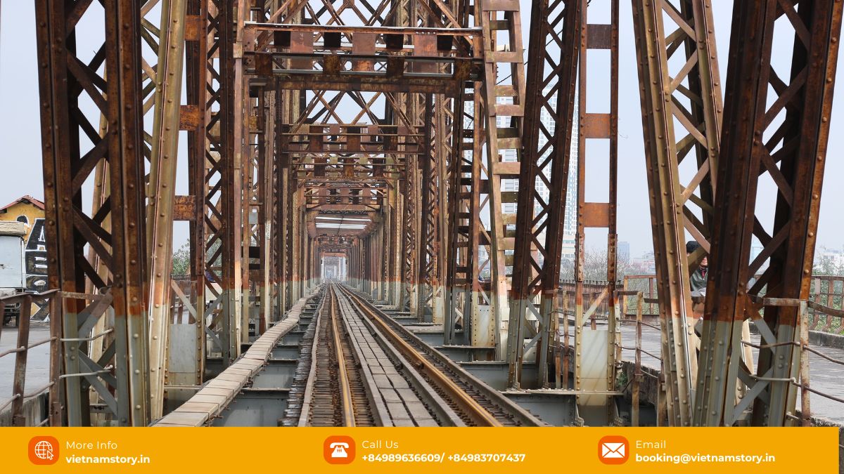 Top Vietnam Bridges: Must-Visit Architectural Marvels for Your Tour 5 Historic Long Bien Bridge Hanoi steel structure Vietnam