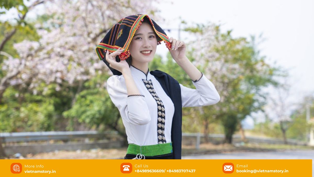 The colourful Thai traditional costume often includes the distinctive Pieu scarf and intricate weaving. Thai women in colourful traditional costumes featuring the distinctive Pieu scarf