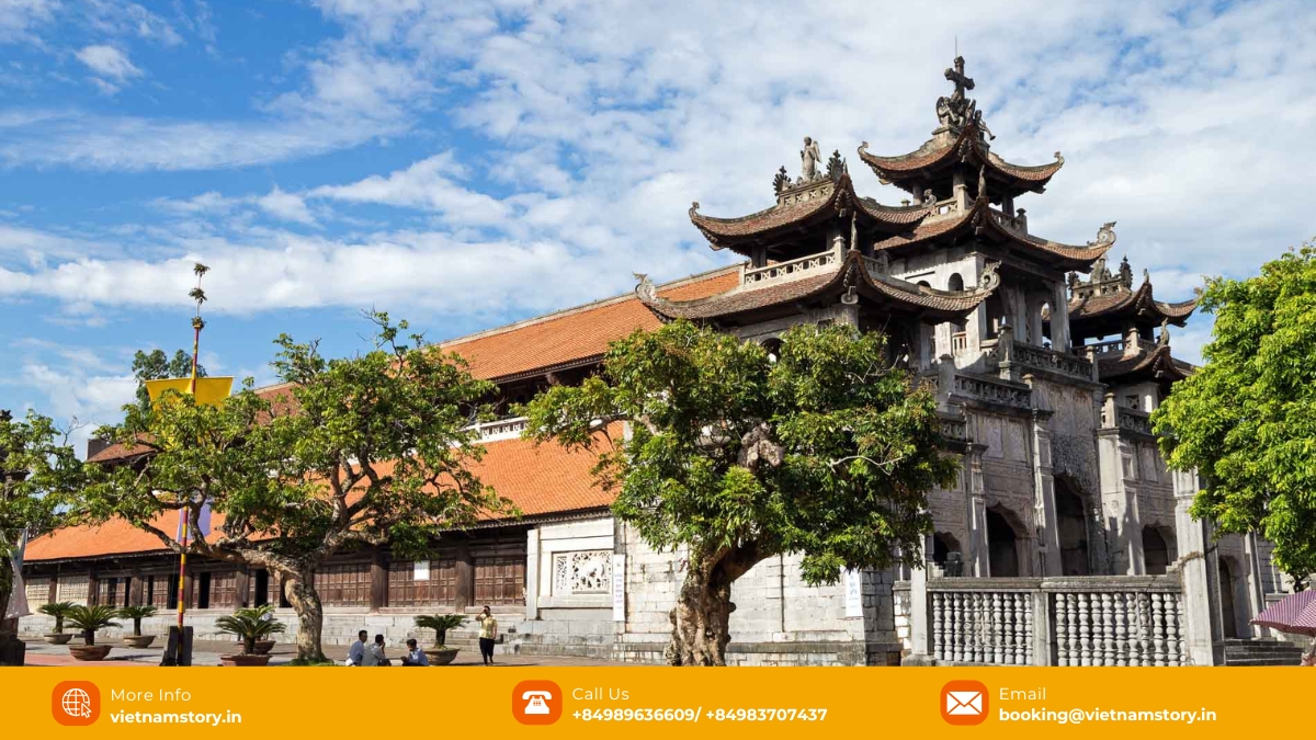 Phat Diem Cathedral is famous not only as a spiritual masterpiece in Ninh Binh but also as a unique architectural work. Phat Diem Cathedral is famous not only as a spiritual masterpiece in Ninh Binh but also as a unique architectural work.