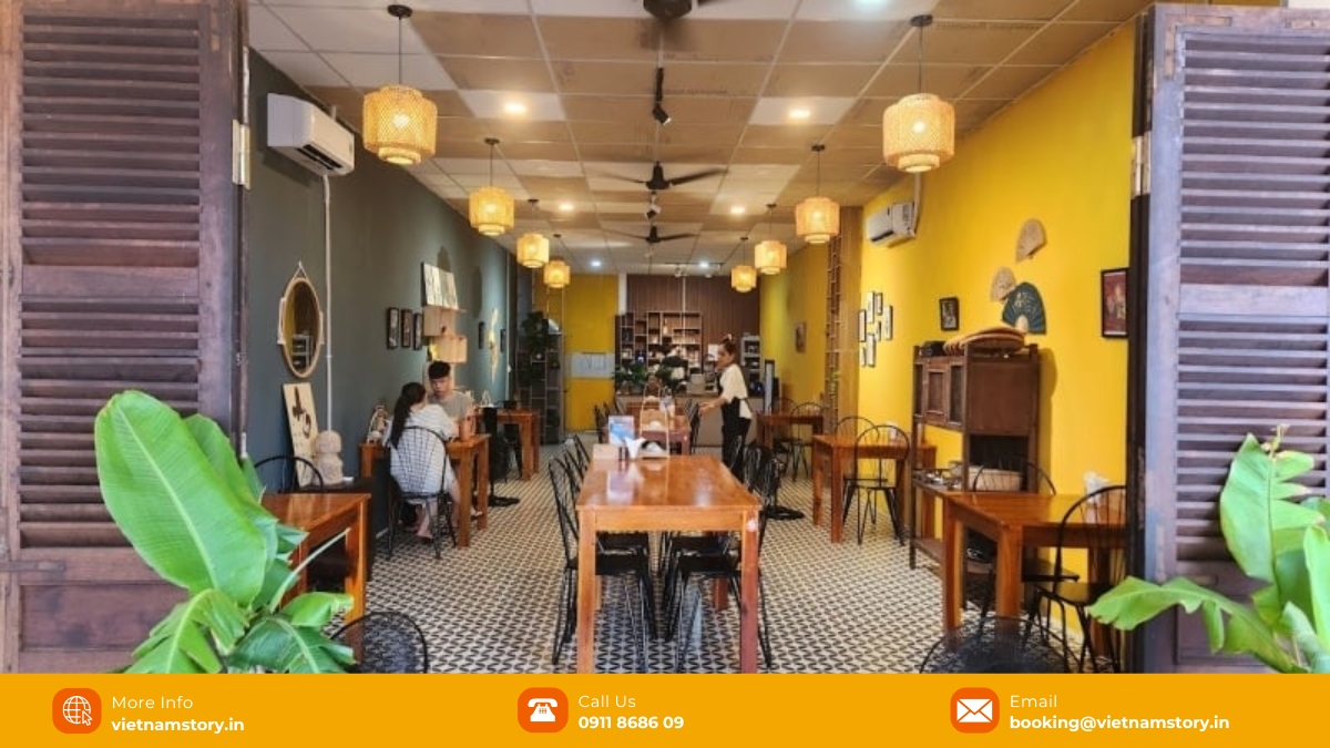 Chicken Vindaloo at New Delhi Indian Restaurant, one of the tastiest Indian restaurants in Phu Quoc Chicken Vindaloo at New Delhi Indian Restaurant, one of the tastiest Indian restaurants in Phu Quoc