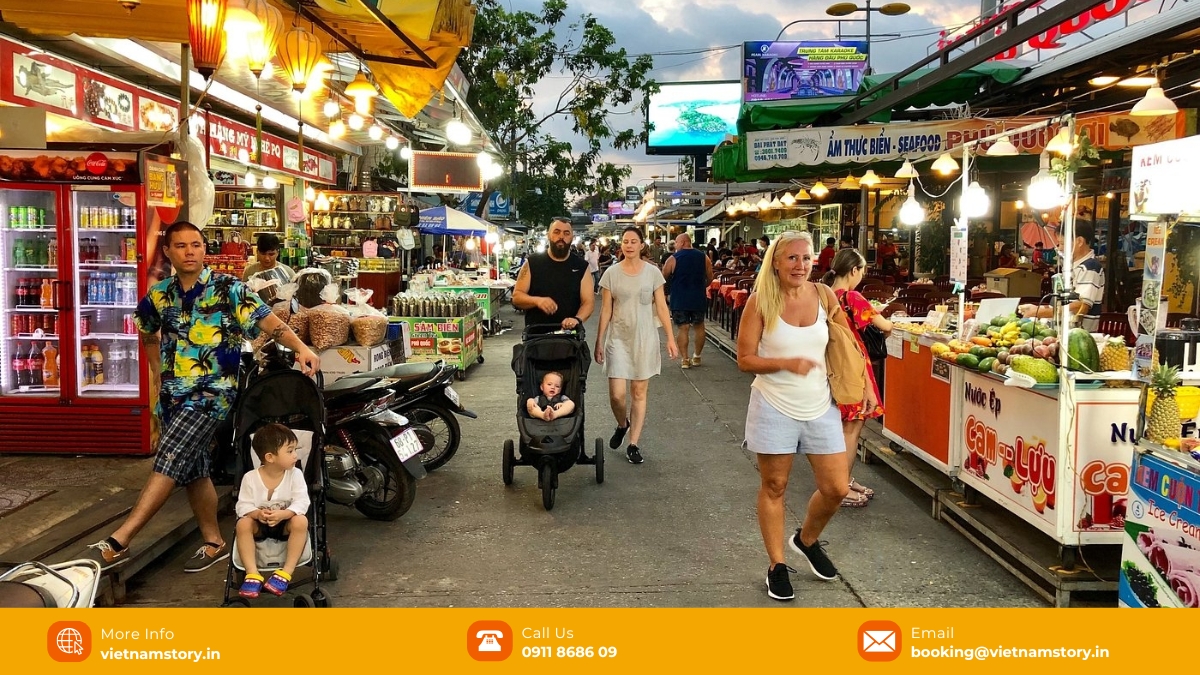 A sensory guide to the sights, sounds and sizzling food of Phu Quoc Night Market 6 The vibrant nightlife of the best night market in Phu Quoc