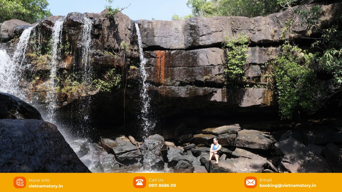 Chasing waterfalls in paradise - A guide to the best Phu Quoc Waterfall 5 Da Ngon waterfall has a picturesque landscape, surrounded by an immense primeval forest.
