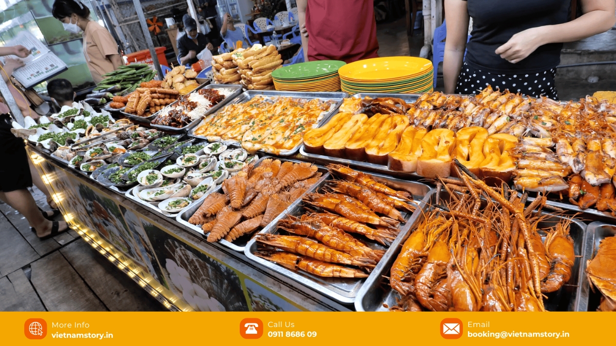 A sensory guide to the sights, sounds and sizzling food of Phu Quoc Night Market 3 Come to the best restaurant in Phu Quoc Night Market and treat your taste buds with fresh seafood