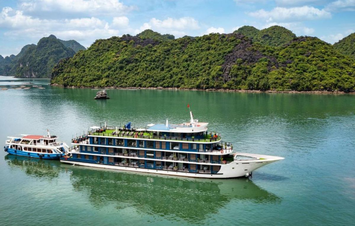 Halong Weather March: Your Comprehensive Spring Awakening Guide 6 Doris Cruise 2D1N 1