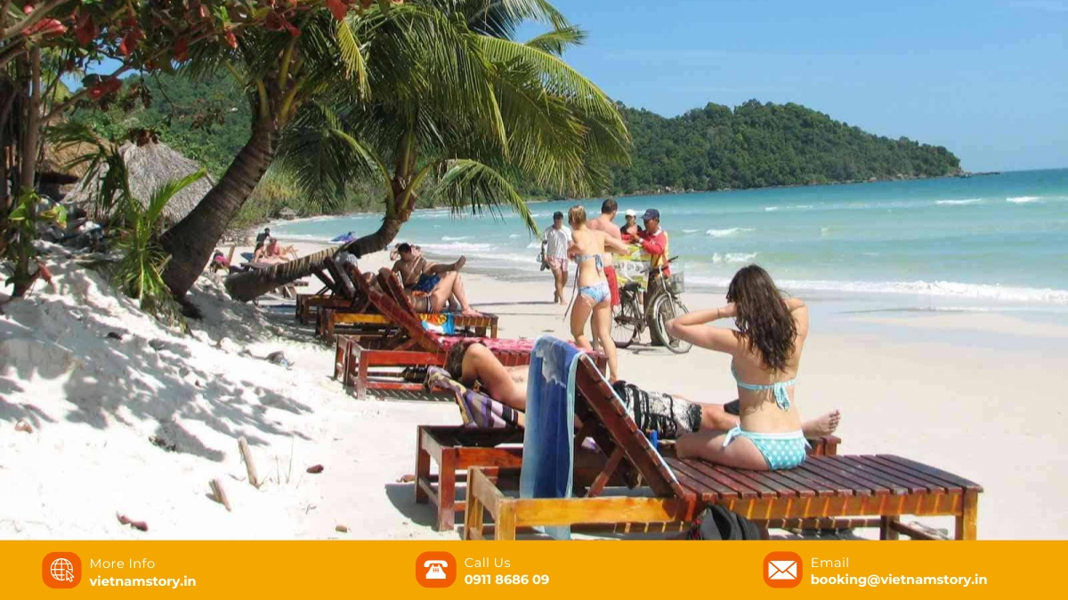 Your perfect day at Bai Sao Beach: A local's guide to Phu Quoc's paradise 4 Visitors should enjoy a fresh swim at Sao Beach