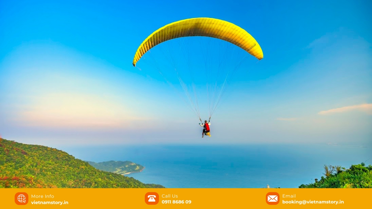 Paragliding in Da Nang: An adrenaline guide to Son Tra's sky views 3 It is not difficult to see paragliders in the sky of Da Nang