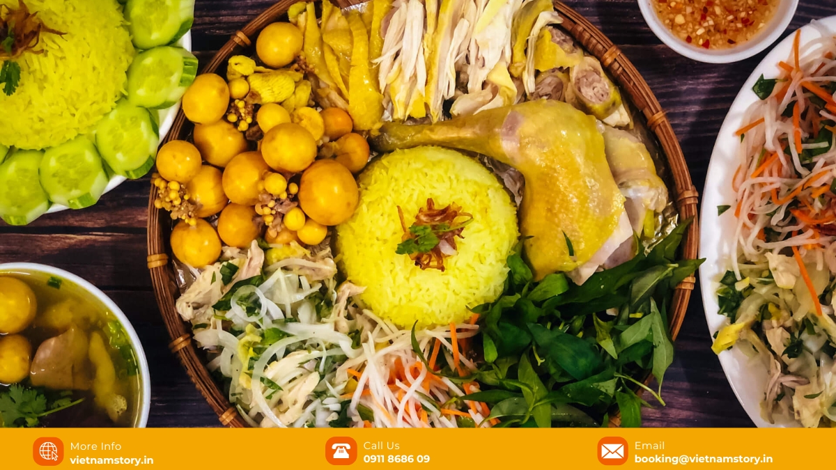 Street Food in Hoi An Guide for Indian Tourists 3 Com Ga Hoi An