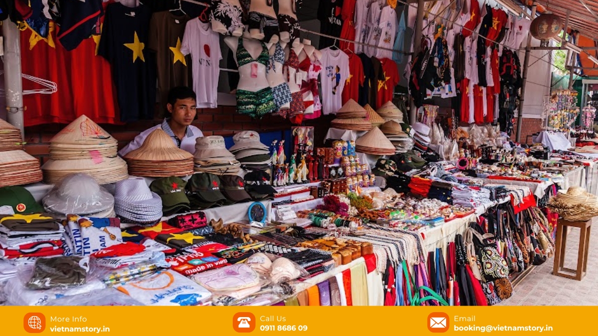 Bai Chay Beach: A Guide to Ha Long's "Golden Arc" of Entertainment 5 Go to Bai Chay Market for fresh produce and cheap clothes.