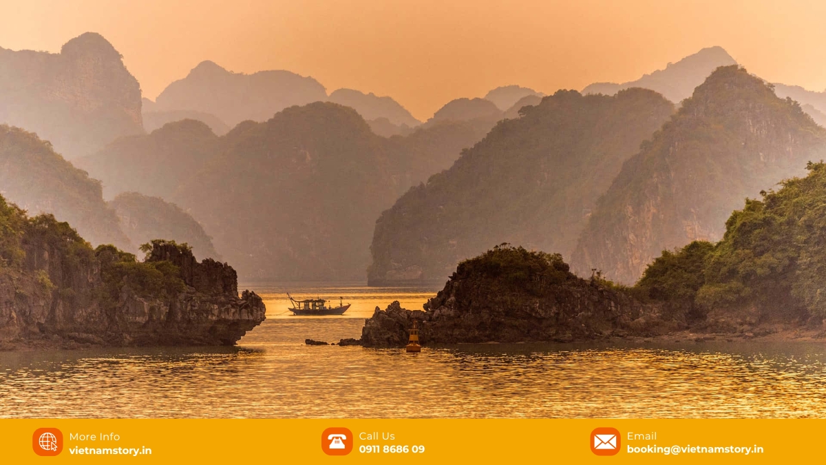 Chasing The Golden Glow: The Ultimate Guide To The Best Halong Sunset Experiences 5 The peaceful atmosphere of Halong Bay in the late afternoon